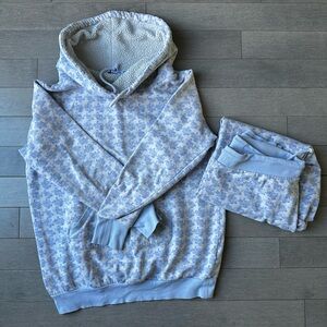 Women’s Blue Floral Pajamagram Cowel Neck Sweatpants And Sweatshirt Set M